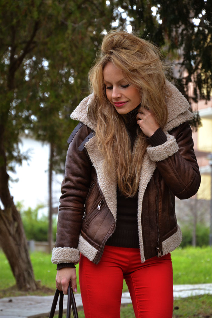 Sheepskin coat and red pants - It-Girl by Eleonora Petrella